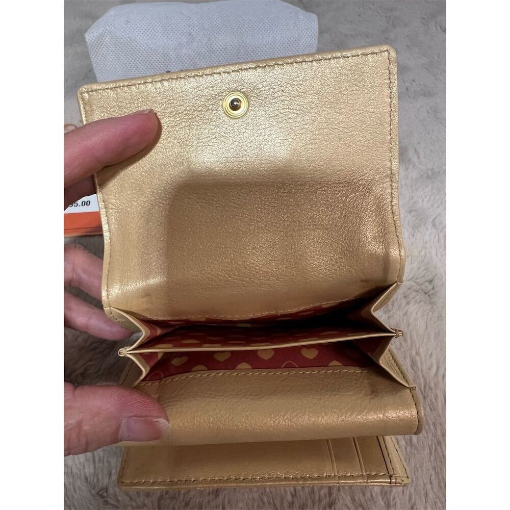 Lovcat Paris Women's Gold Leather Trifold Wallet with Heart Design - Picture 9 of 14